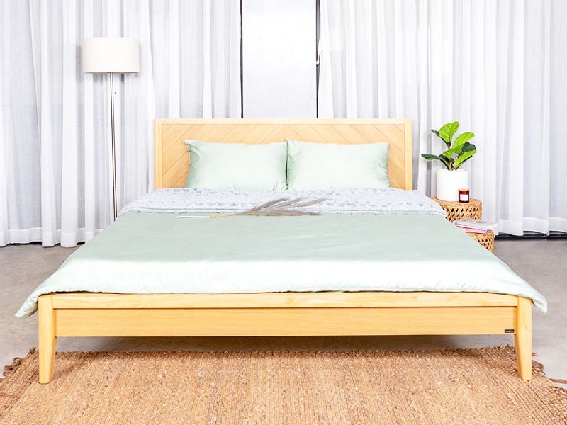 Giường ngủ gỗ cao su